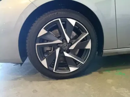 Photo 14 Peugeot 308  SW PHEV 180 e-EAT8 Active Pack