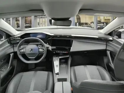 Photo 9 Peugeot 308  PHEV 180 e-EAT8 Allure Pack