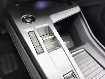 Photo 23 Peugeot 308  PHEV 180 e-EAT8 Allure Pack