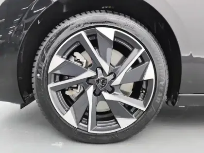 Photo 14 Peugeot 308  PHEV 180 e-EAT8 Allure Pack