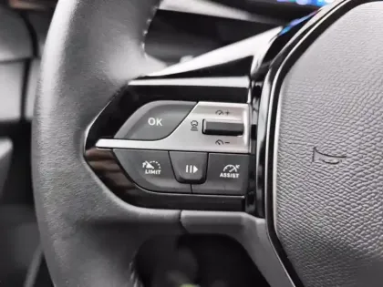 Photo 19 Peugeot 308  PHEV 180 e-EAT8 Allure Pack