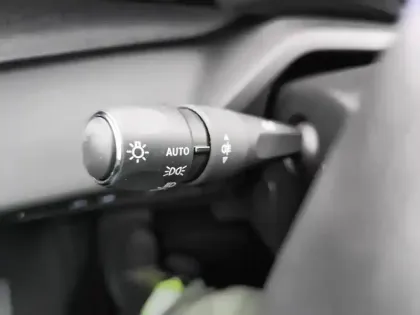 Photo 18 Peugeot 308  PHEV 180 e-EAT8 Allure Pack