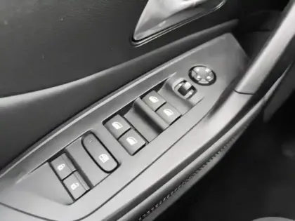 Photo 19 Peugeot 308  SW PHEV 180 e-EAT8 Allure Pack