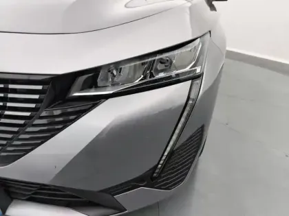 Photo 13 Peugeot 308  SW PHEV 180 e-EAT8 Allure Pack