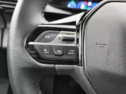 Photo 18 Peugeot 308  SW PHEV 180 e-EAT8 Allure Pack