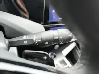 Photo 16 Peugeot 308  SW PHEV 180 e-EAT8 Allure Pack