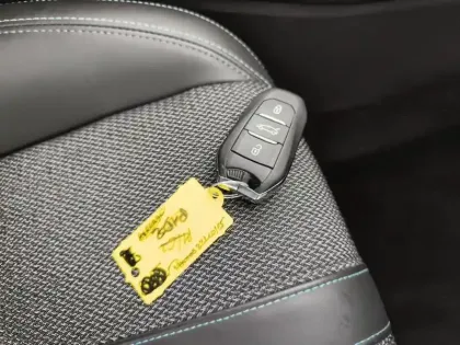 Photo 15 Peugeot 308  SW PHEV 180 e-EAT8 Allure Pack