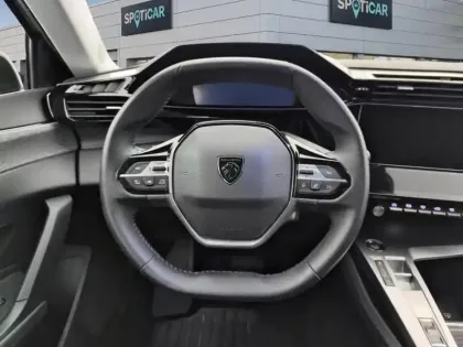 Photo 11 Peugeot 308  SW PHEV 180 e-EAT8 Allure Pack