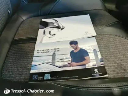 Photo 15 Peugeot 3008  Hybrid 225 e-EAT8 Allure Pack