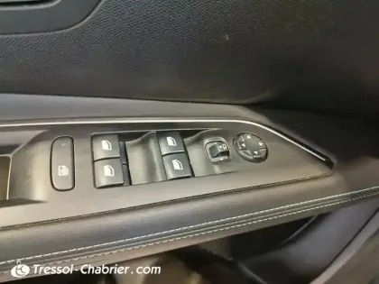 Photo 19 Peugeot 3008  Hybrid 225 e-EAT8 Allure Pack