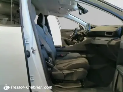 Photo 8 Peugeot 3008  Hybrid 225 e-EAT8 Allure Pack