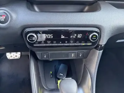 Photo 12 Toyota Yaris  Hybride 116h GR Sport