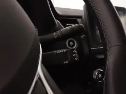 Photo 18 Renault Arkana mild hybrid 140 EDC FAP - 22 Evolution