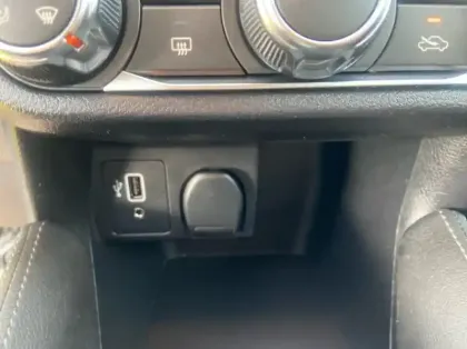 Photo 18 Nissan Micra 1.0 IG-T 100ch N-Connecta Xtronic 2019