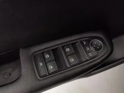 Photo 12 Renault Arkana mild hybrid 140 EDC FAP - 22 Evolution