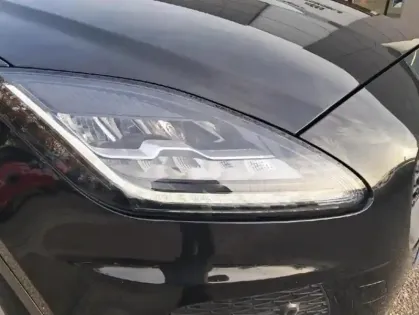 Photo 27 Jaguar E-Pace  D165 MHEV S BVA AWD Sieges cuir GPS Camera Attelage