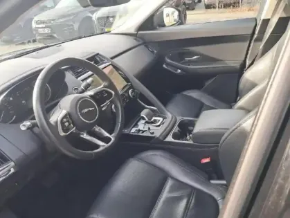 Photo 29 Jaguar E-Pace  D165 MHEV S BVA AWD Sieges cuir GPS Camera Attelage