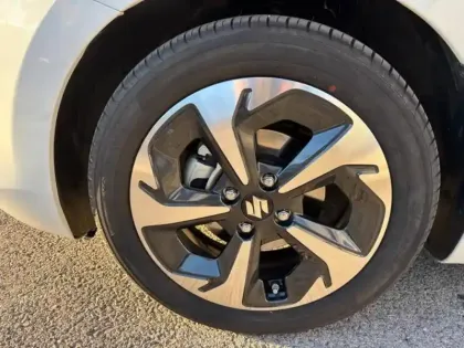 Photo 8 Suzuki Swift  1.2 Hybrid 83ch Pack Auto