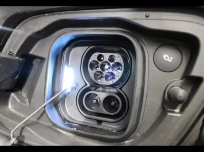 Photo 14 Volvo Ec40  Single 238ch Black Edition