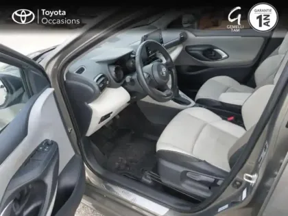 Photo 10 Toyota Yaris  116h Iconic 5p MY22