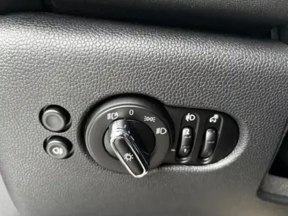 Photo 12 Mini Mini  Cooper 136ch  Essential BVA7