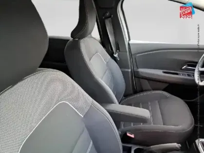 Photo 4 Dacia Jogger  1.0 ECO-G 100ch Confort 7 places