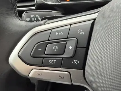 Photo 14 Volkswagen T-cross  1.0 TSI 116ch R-Line Edition DSG7