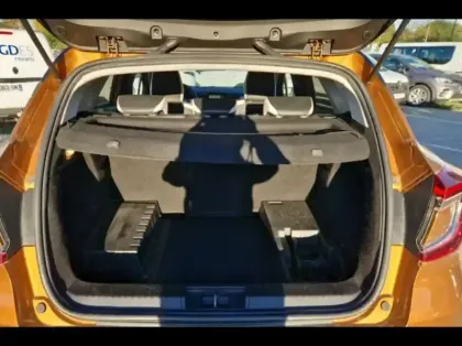 Photo 11 Renault Captur  1.6 E-Tech hybride rechargeable 160ch Intens -21