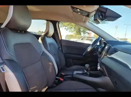 Photo 9 Renault Captur  1.6 E-Tech hybride rechargeable 160ch Intens -21