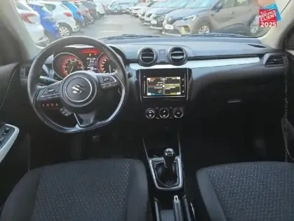 Photo 14 Suzuki Swift  1.2 Dualjet Hybrid 90ch Privilège Euro6d-T GPS Camera