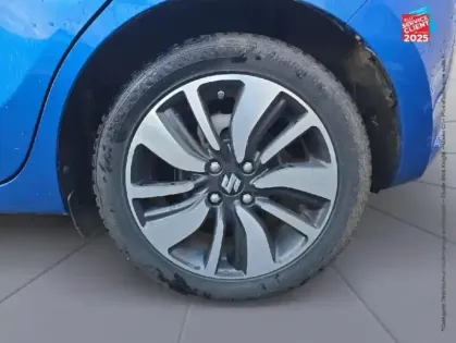 Photo 9 Suzuki Swift  1.2 Dualjet Hybrid 90ch Privilège Euro6d-T GPS Camera