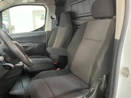 Photo 11 Peugeot Partner  Standard 650kg BlueHDi 75ch Premium 4cv (9999?ht)