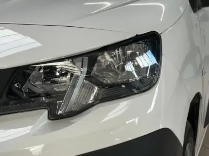 Photo 8 Peugeot Partner  Standard 650kg BlueHDi 75ch Premium 4cv (9999?ht)