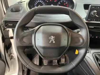 Photo 14 Peugeot Partner  Standard 650kg BlueHDi 75ch Premium 4cv (9999?ht)