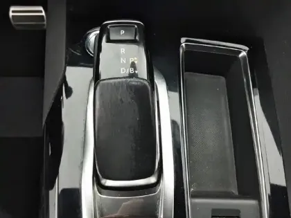 Photo 13 Peugeot 3008  Hybrid 225 e-EAT8