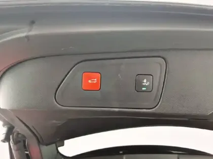 Photo 14 Peugeot 3008  Hybrid 225 e-EAT8