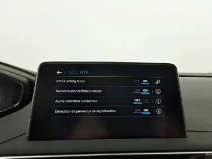 Photo 68 Peugeot 3008  Hybrid 225 e-EAT8