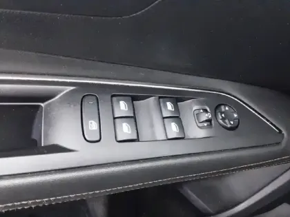 Photo 57 Peugeot 3008  Hybrid 225 e-EAT8