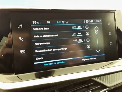 Photo 20 Peugeot 2008  BlueHDi 110 S&S BVM6