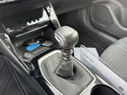 Photo 13 Peugeot 2008  PureTech 100 S&S BVM6