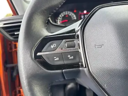 Photo 19 Peugeot 2008  PureTech 100 S&S BVM6