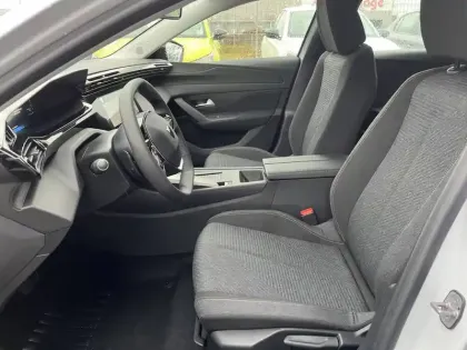 Photo 10 Peugeot 308  Hybrid 145 e-DCS6