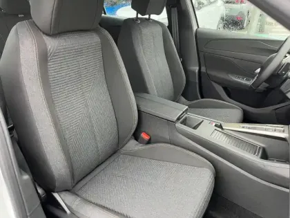 Photo 92 Peugeot 308  Hybrid 145 e-DCS6