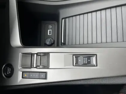 Photo 18 Peugeot 308  Hybrid 145 e-DCS6