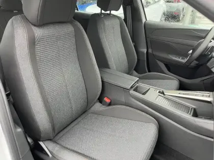 Photo 28 Peugeot 308  Hybrid 145 e-DCS6