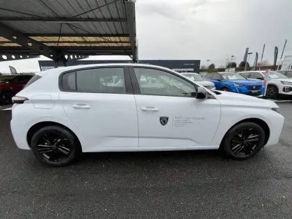 Photo 3 Peugeot 308  Hybrid 145 e-DCS6