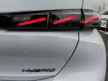 Photo 94 Peugeot 308  Hybrid 145 e-DCS6