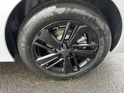 Photo 8 Peugeot 308  Hybrid 145 e-DCS6