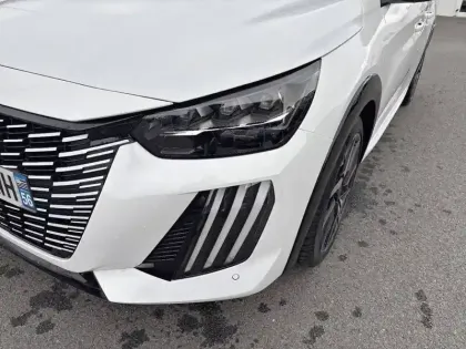 Photo 15 Peugeot 208  Hybrid 136 e-DCS6