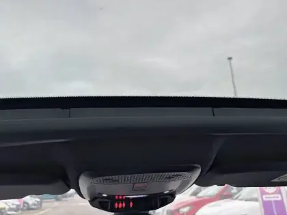 Photo 22 Peugeot 208  Hybrid 136 e-DCS6